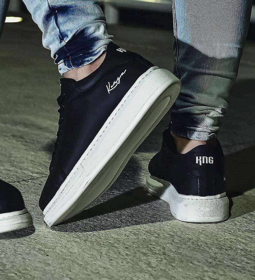 Tênis Kangu Oversized Black solado branco