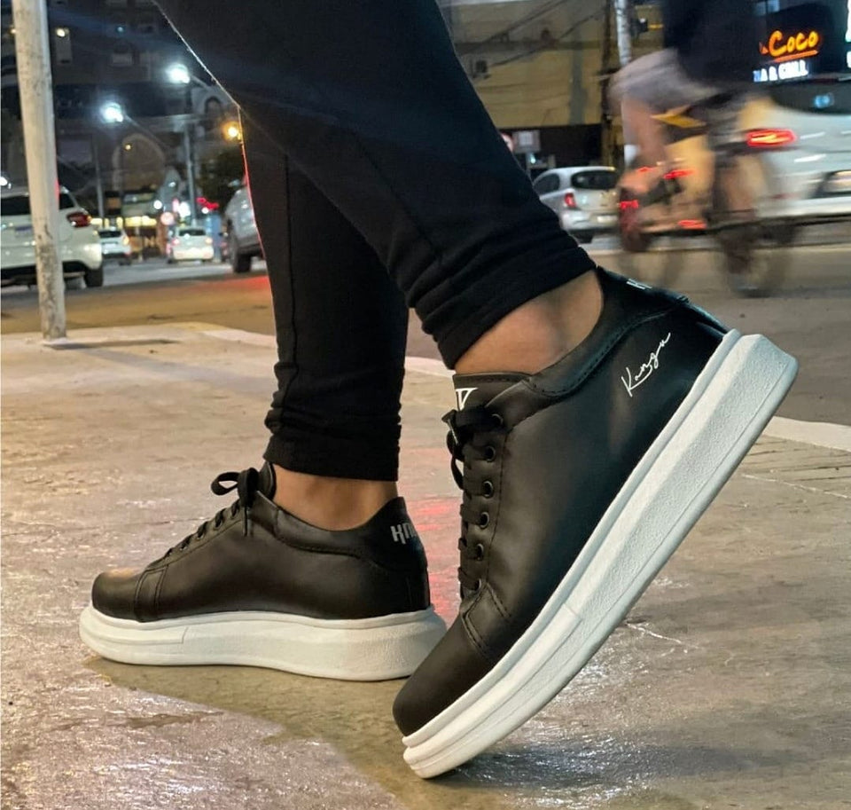 Tênis Kangu Oversized Black solado branco