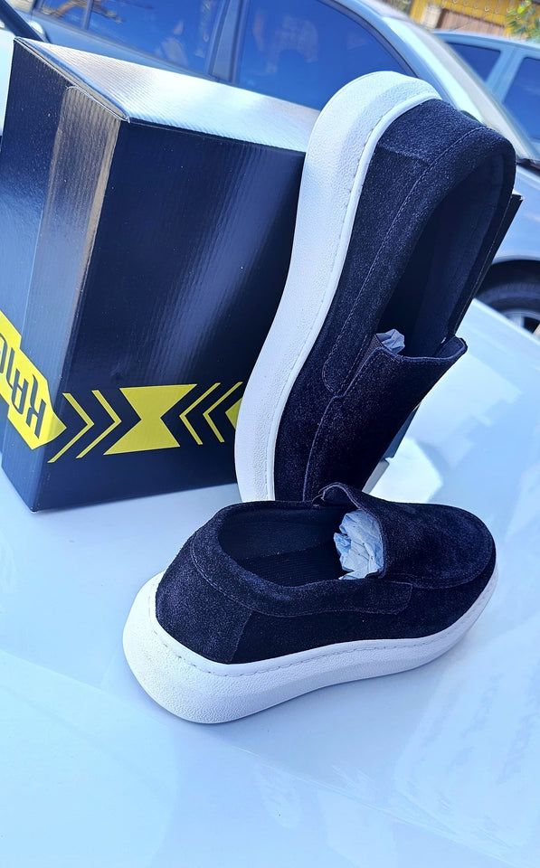 Kangu Iate Black