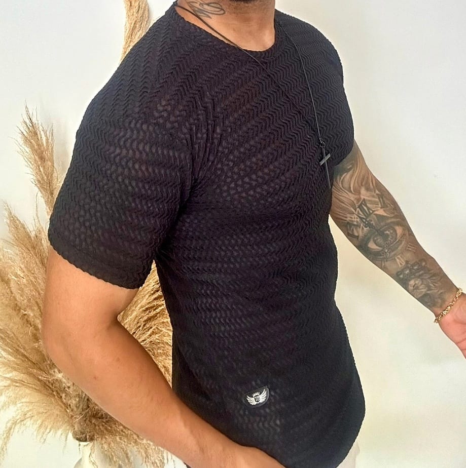 T-shirt Premium Rendada Preta