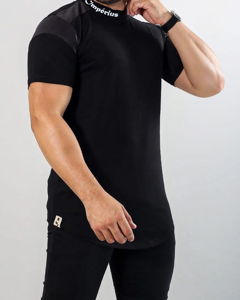T-shirt Impérius Preta Detalhe Cirrê Gola Alta