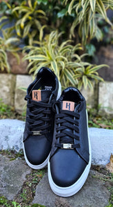 Tênis Kangu Over Mcqueen Perfureite Preto Solado Branco