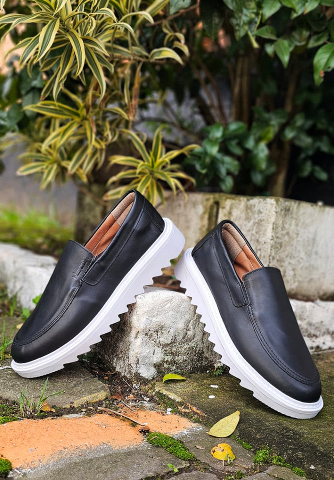 Sapato Mocassim Iate Couro Preto Tratorado Heicon