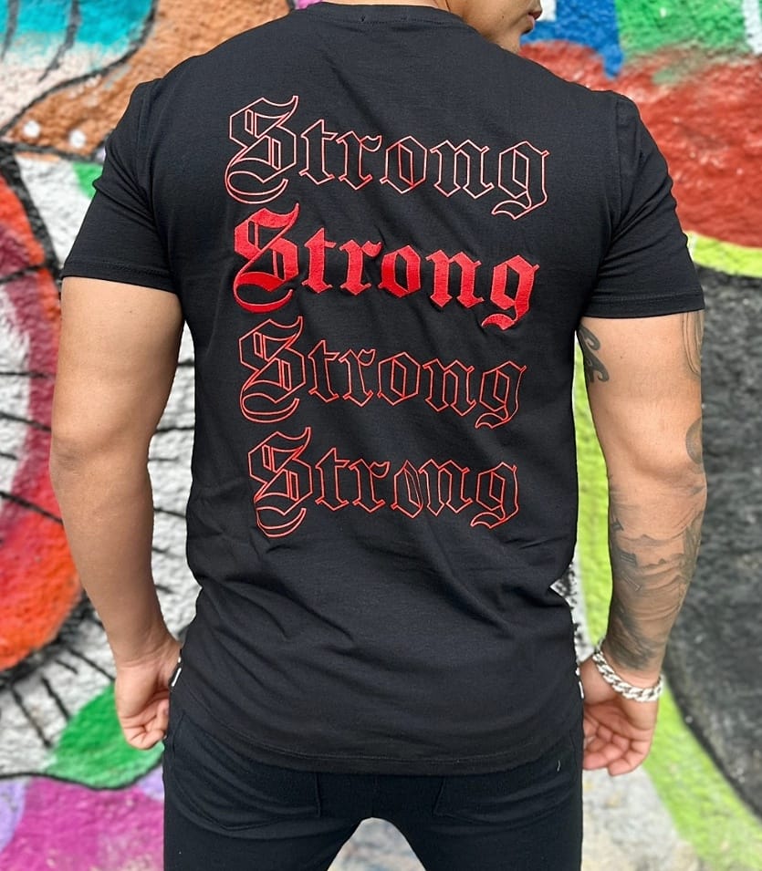 T-shirt Strong Detalhe Vermelho
